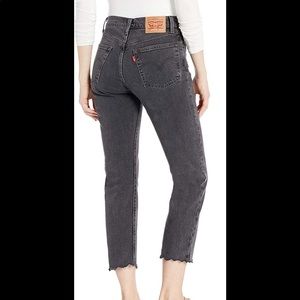 Levi’s 501 Skinny cropped women’s jeans.